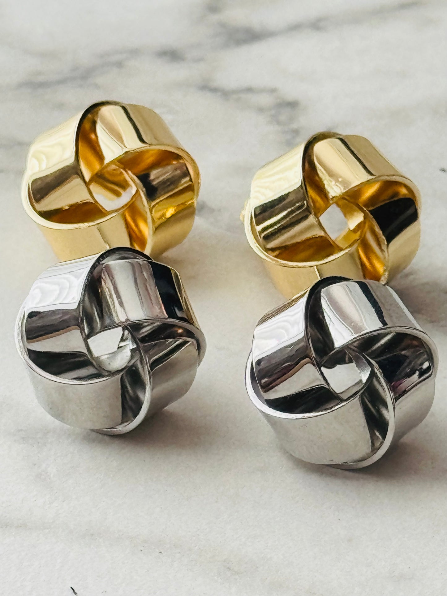 Golden knot